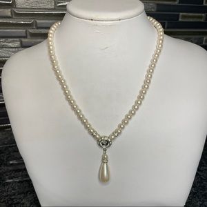 Pearl-like Beaded Teardrop Necklace